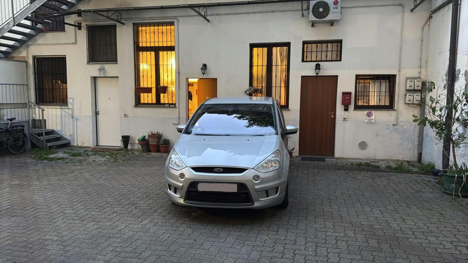 Ferienwohnung La Casa Nel Cortile-Free Parking Mailand Exterior foto